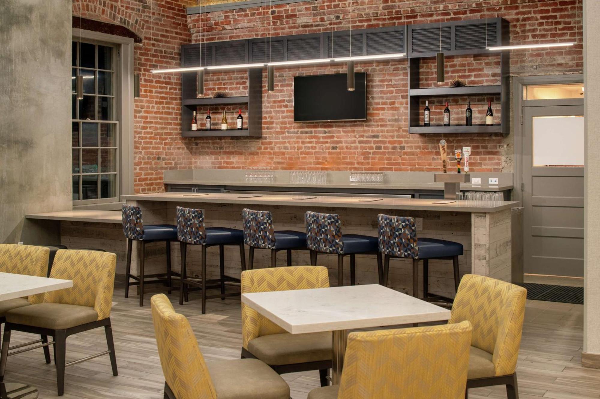 Hotel Hampton Petaluma, Ca 3*